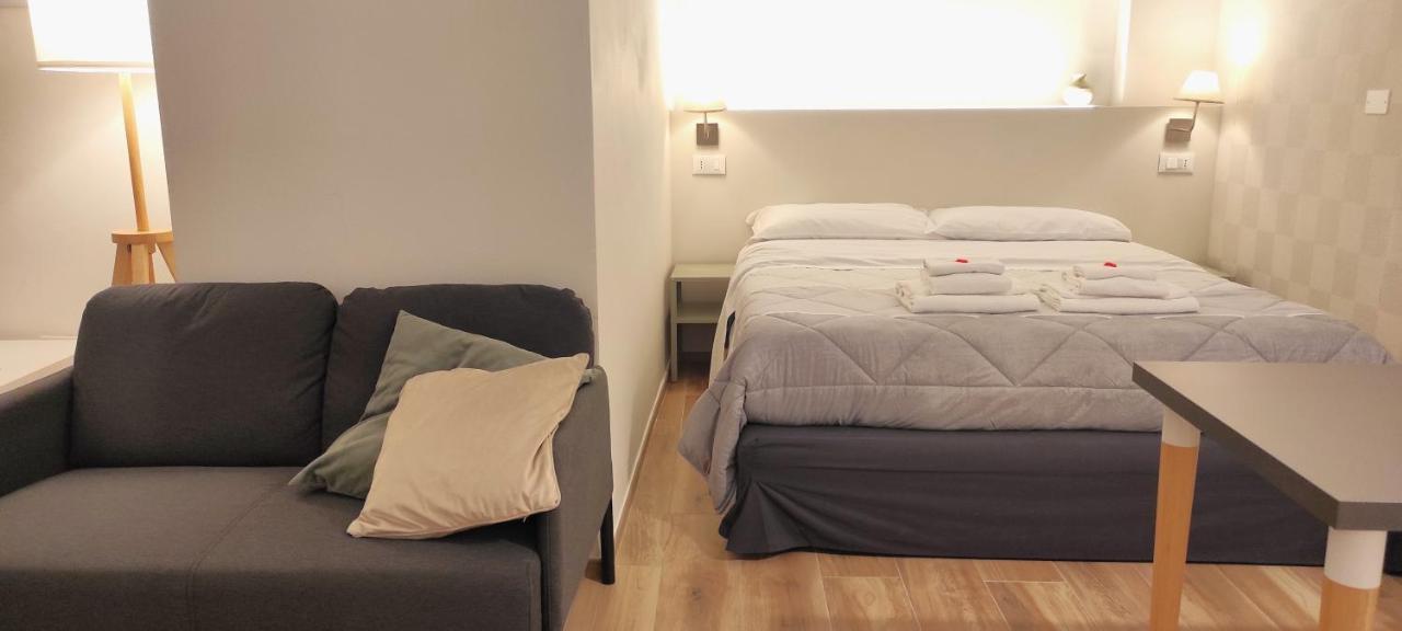 Отель Bed In Bo San Carlo Болонья Экстерьер фото